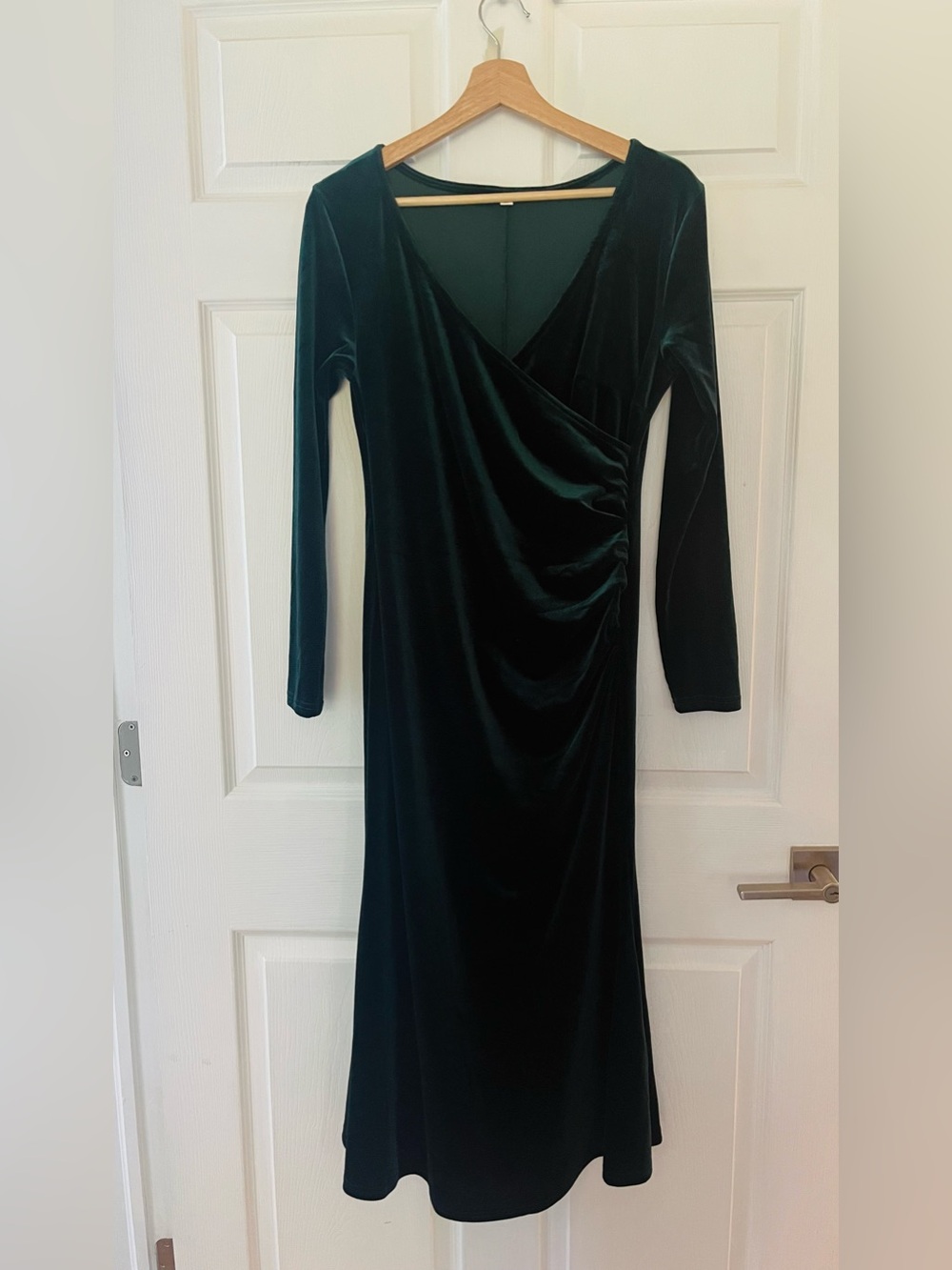 Emerald Green Velvet Wrap Luxury Holiday Cocktail Midi Party Dress Size Medium - Picture 2 of 5
